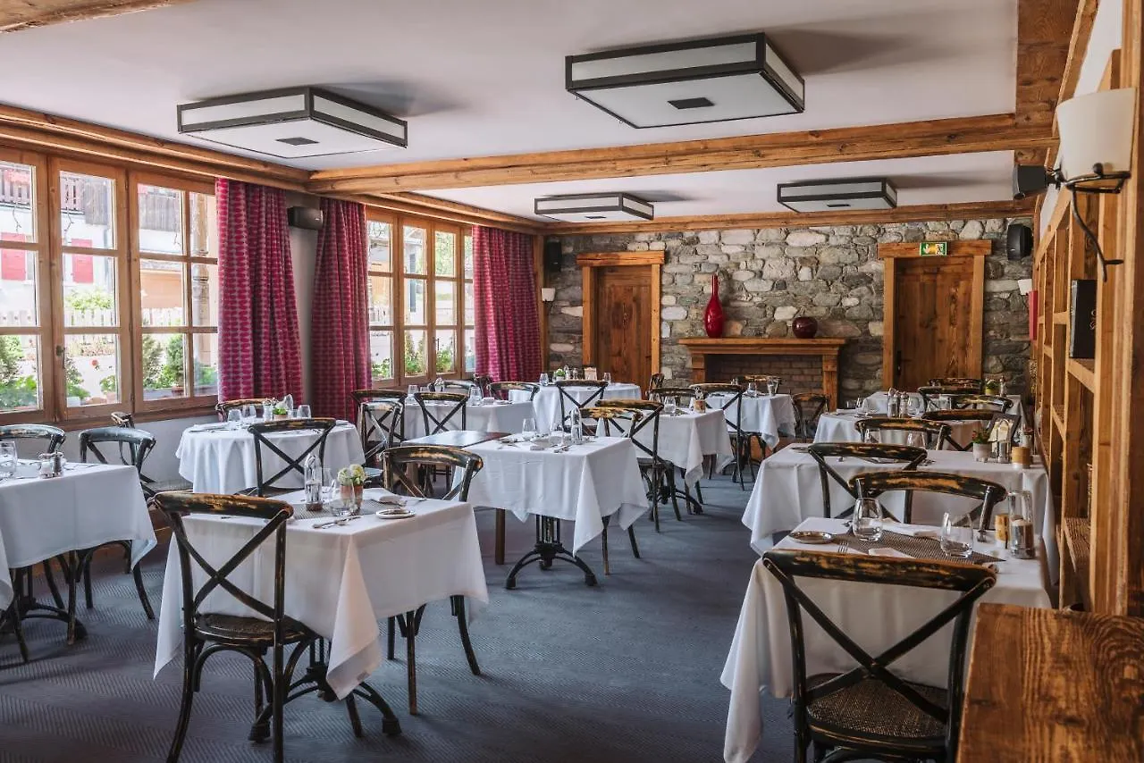 La Maison Hotel Les Peupliers Courchevel 4*,