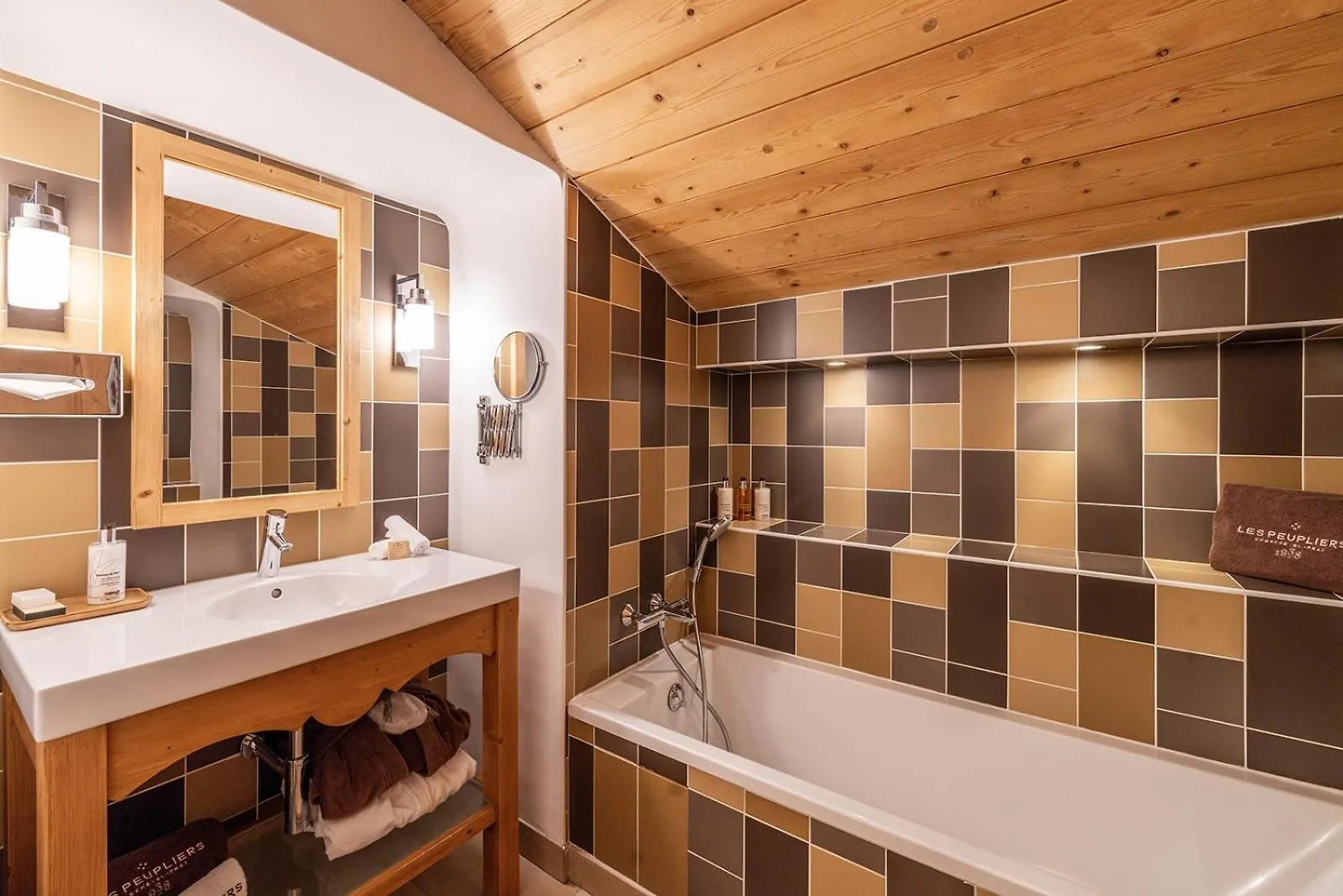 La Maison Hotel Les Peupliers Courchevel